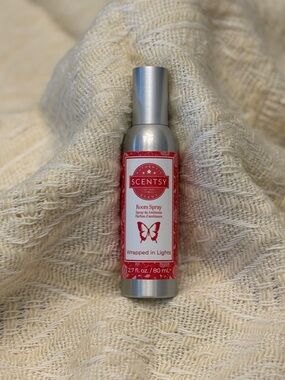 Scentsy Wrapped in Lights Room Soray - BUNDLE TO SAVE